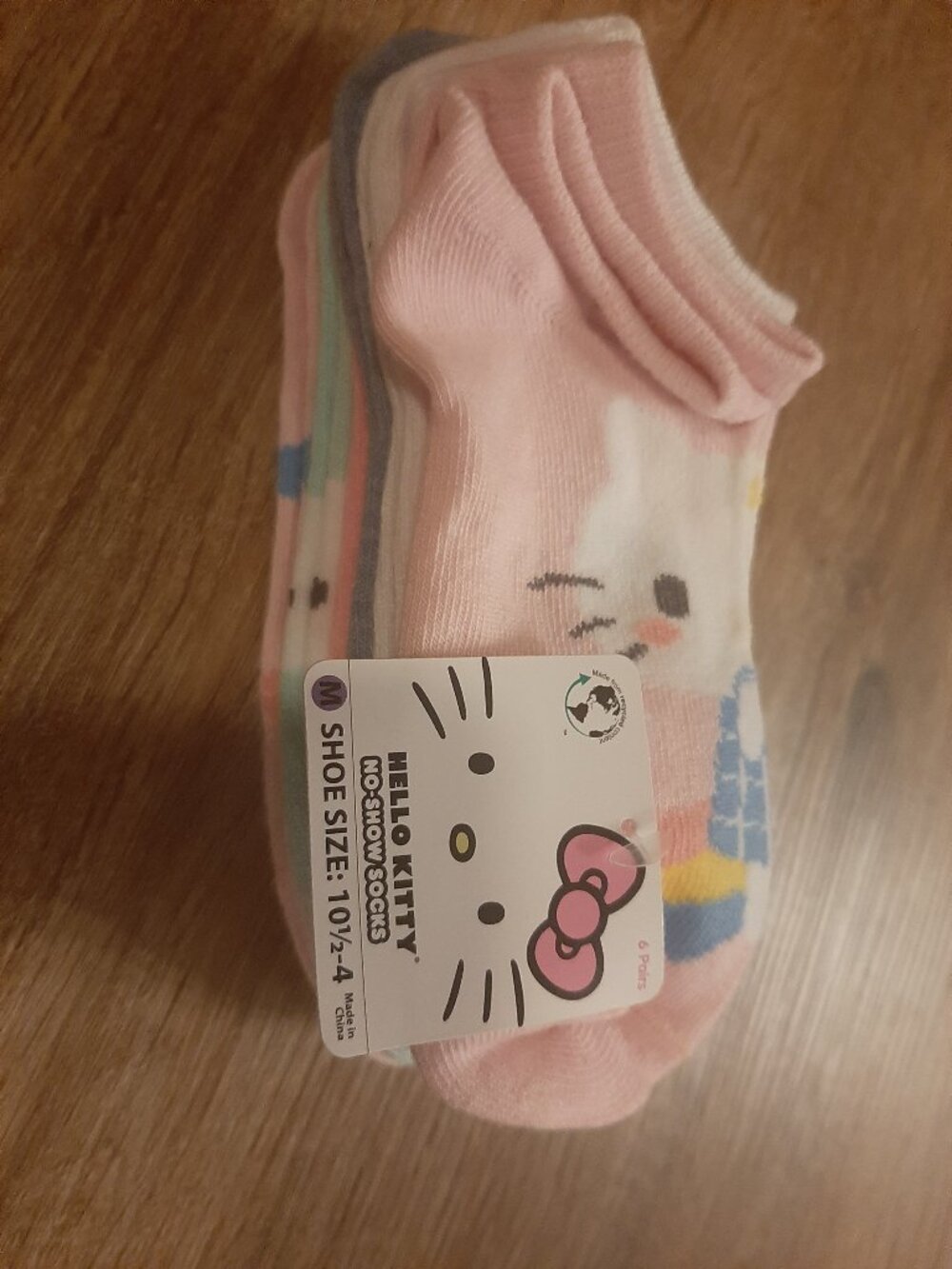 Girls hello kitty socks NWT